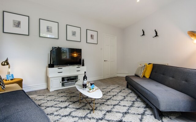 The Earl's Court Garden Gem - NKN