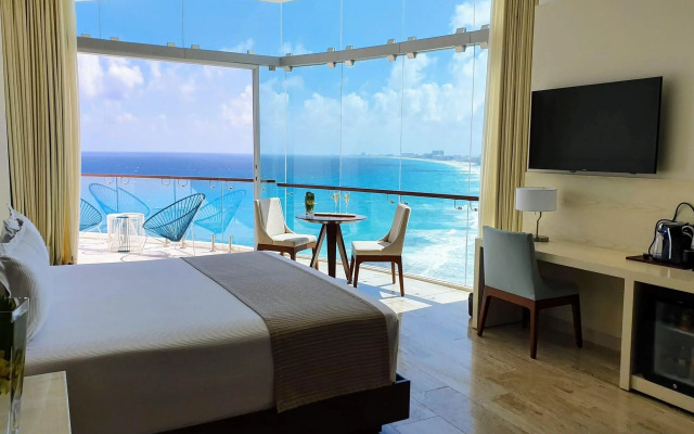 Altitude at Krystal Grand Cancun - All inclusive