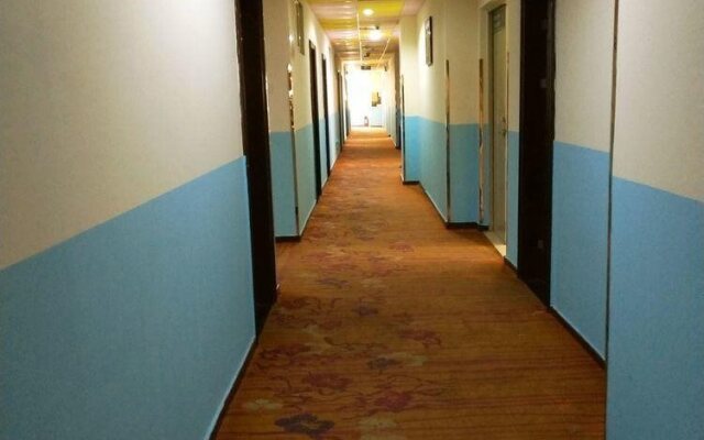 Selina Holiday Hotel Minzhi Branch