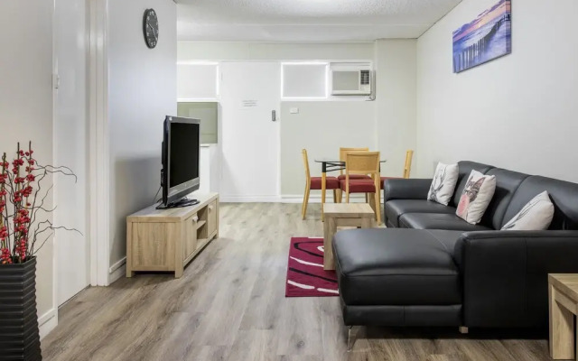 Studio 412 - ocean and sunset views on a budget