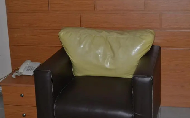 Gracious Hotel
