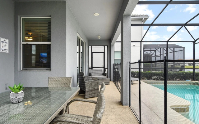 Lakeview 6BR Cozy Home Pool/spa,steps to Waterpark