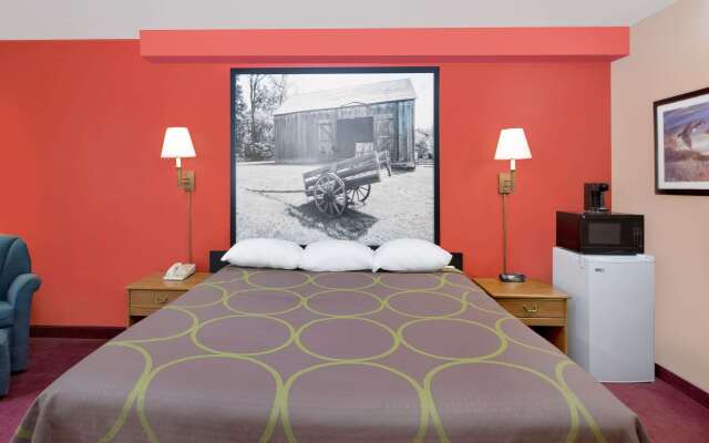 Super 8 by Wyndham Mound City