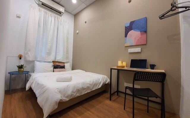 Room at Jln Loh Boon Siew Georgetown