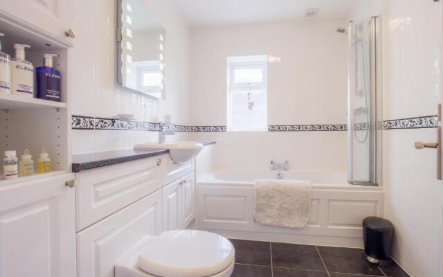 TLC Exmouth Bed and Breakfast