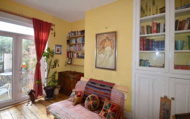 Eclectic Home In Trendy Bristol Suburb