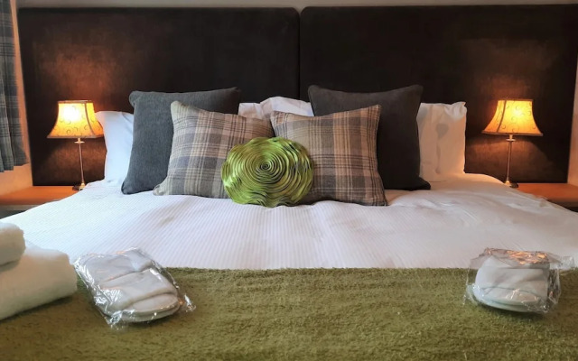 Hollicarrs - Stag Lodge