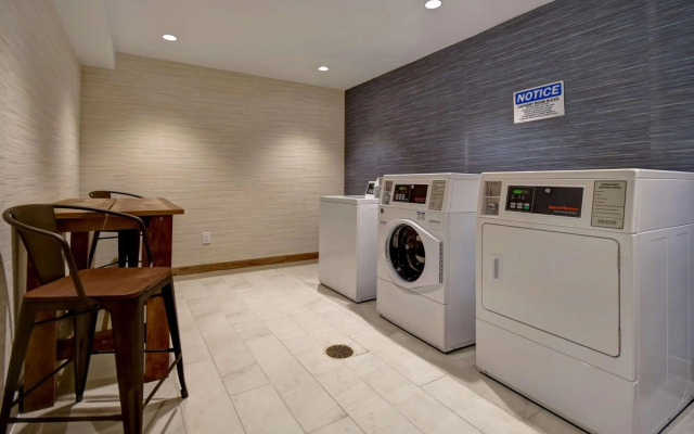 DoubleTree by Hilton Virginia Beach Oceanfront South