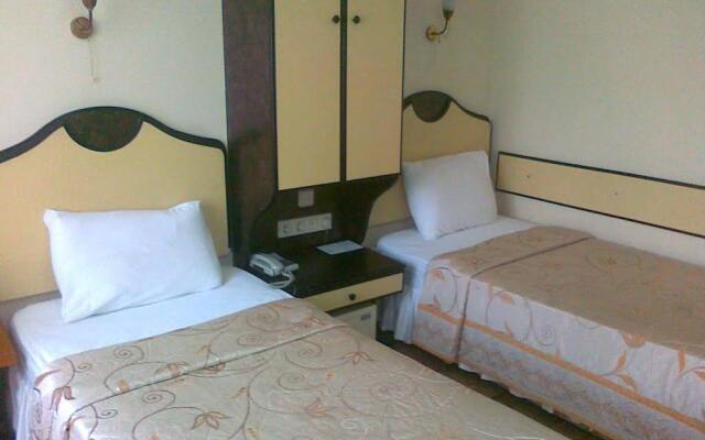 Oz Cakir Hotel