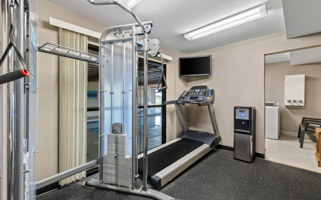 Super 8 by Wyndham Watertown WI