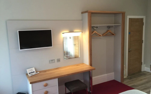 OYO Harmony Apartments