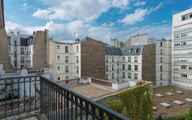 Beaudelaire Center Residence