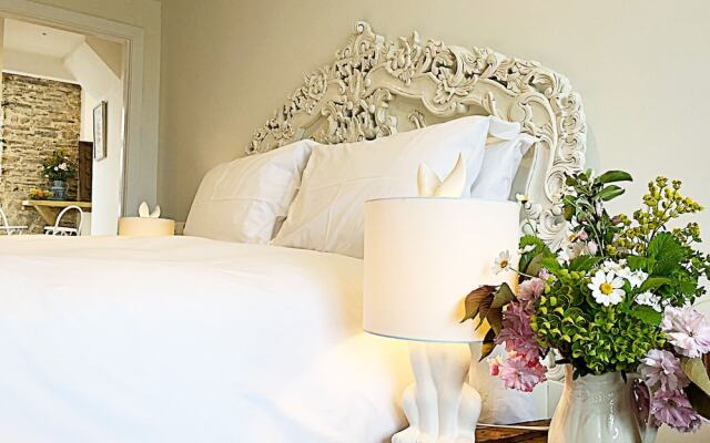 Live and Let Live Inn