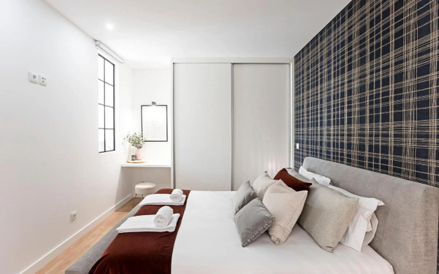 Urban House by LovelyStay