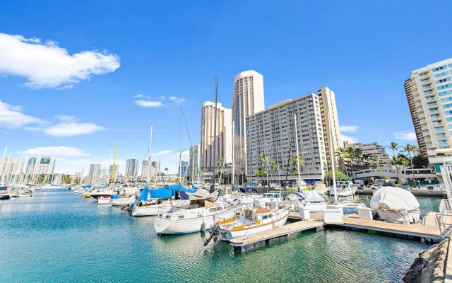 Ocean View 1BR at Ilikai Marina