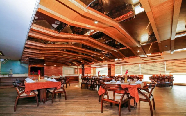 Hotel Shelter by OYO Rooms