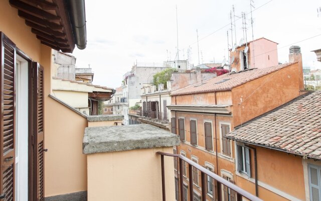 Trevi Penthouse with Jacuzzi