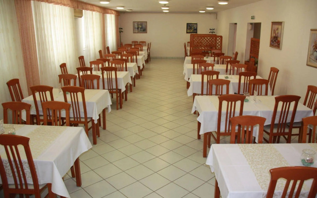 Omladinski Hostel