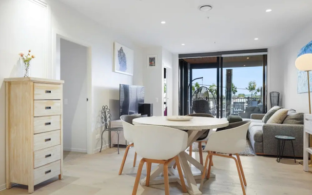 Groovy Apt Close to Onehunga Mall Centre
