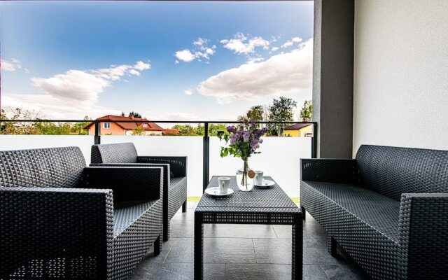 Apartmaji Banonia Stork Flight