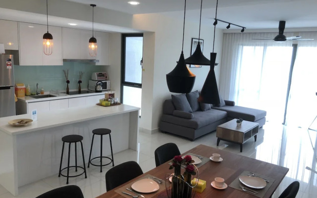 Teega Waterfront - Hello Kitty