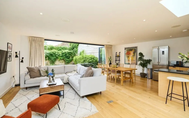 The Putney Wonder - Dazzling 3bdr Flat With Garden