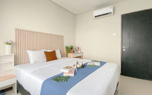 Comfortable And Homey 2Br Apartment Nifarro Park