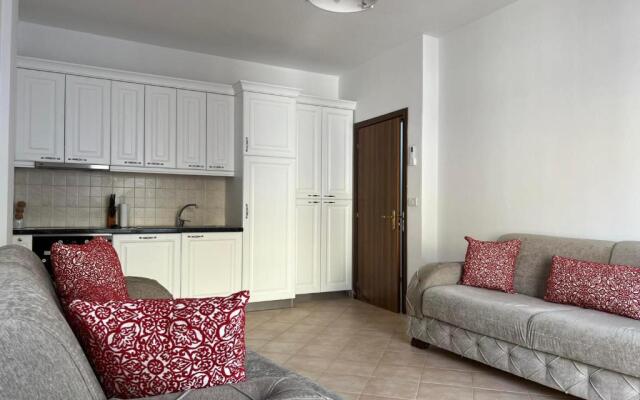 Family-friendly apartments next to Premium Beach Hotel, Golem