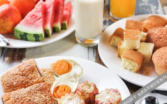 TT TOUCH Hotel (Nanjing Xuanwu Hushan West Road)