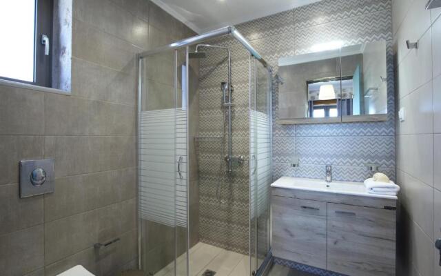Goudis Suites