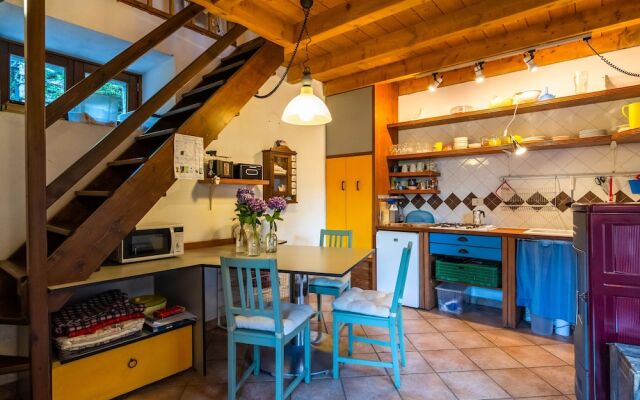 Authentic Rural House, 200 mt Form the Parking