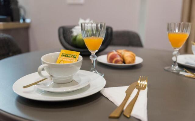 Wisdom Residence Luxury Apartments at Plaka