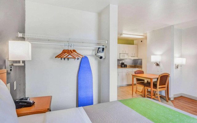 Studio 6 Opelika/Auburn
