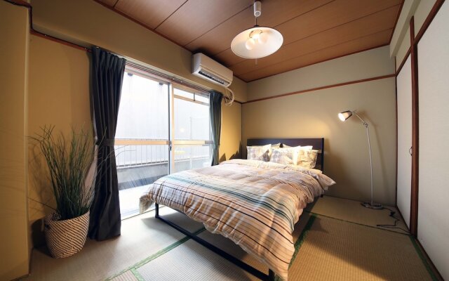 EX Minamisenba Apartment202