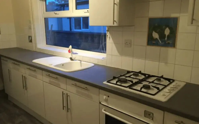 Room in Guest Room - Double Room in Leicester