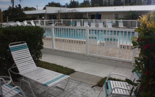 Jamaica Royale - 008 - 1 Br Apts