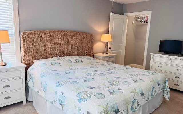 2ice As Nice 4 Bedroom Home by RedAwning