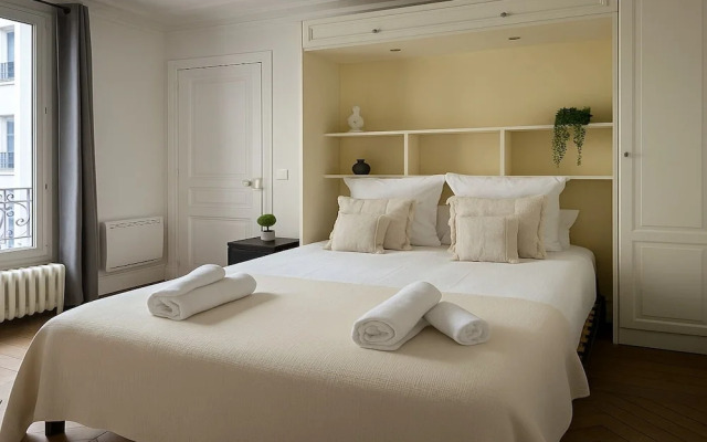 3 pieces pres du Pantheon