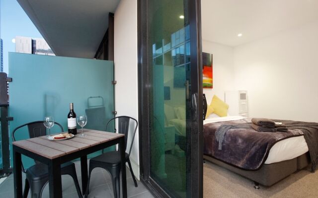StayCentral on Lonsdale