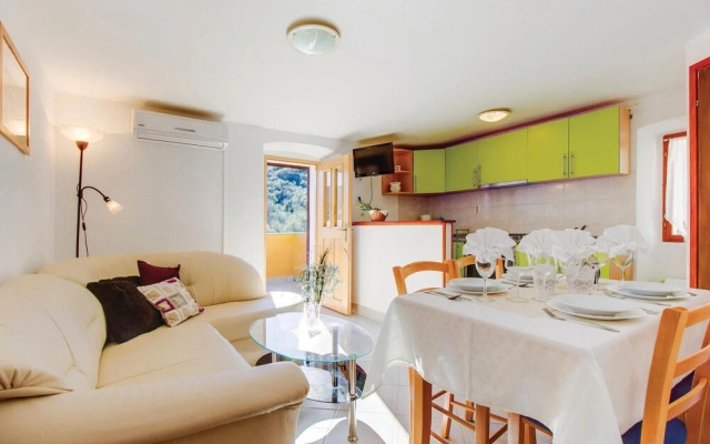 Awesome Apartment in Valun With 1 Bedrooms