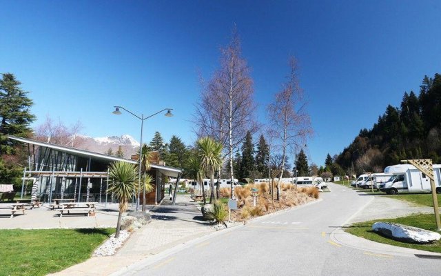 Queenstown Lakeview Holiday Park