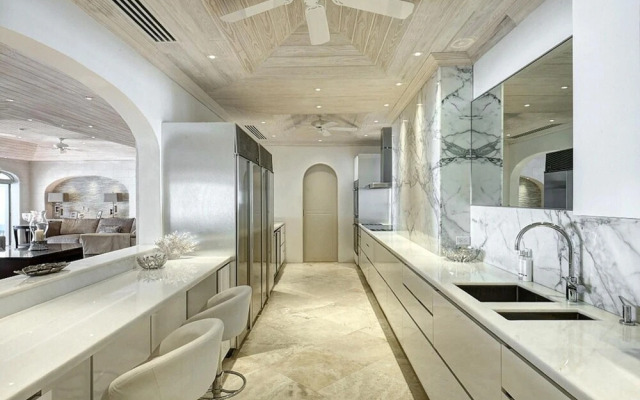Sunny Vacation Villa 13