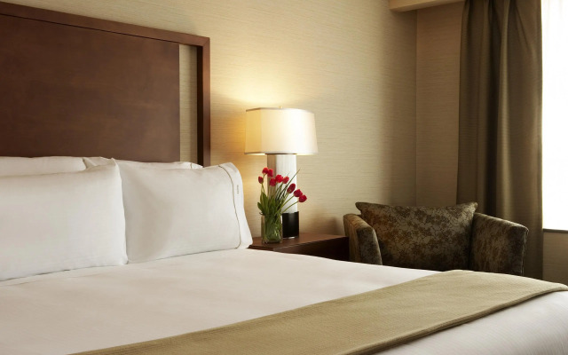 Holiday Inn Express & Suites Vaughan-Southwest by IHG