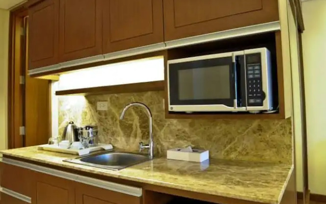San Tomas Suites