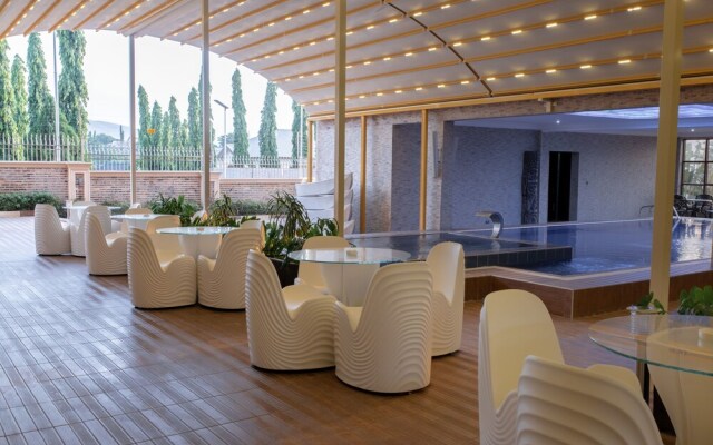 The Wells Carlton Hotel and Apartments