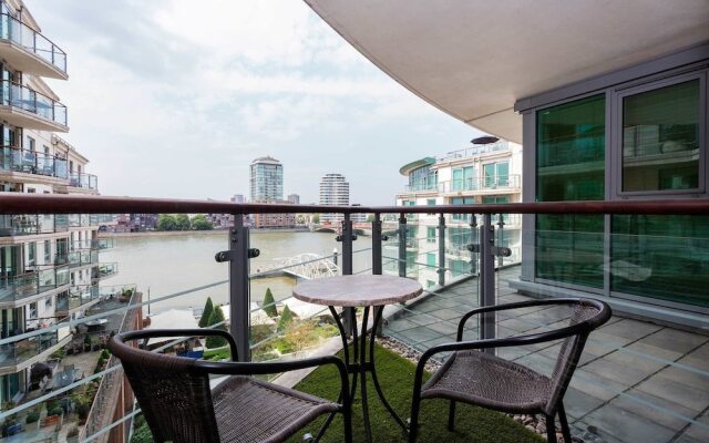 Views of the River by Vauxhall Bridge