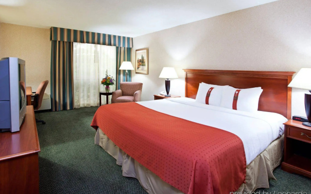 Holiday Inn Cincinnati-Riverfront by IHG