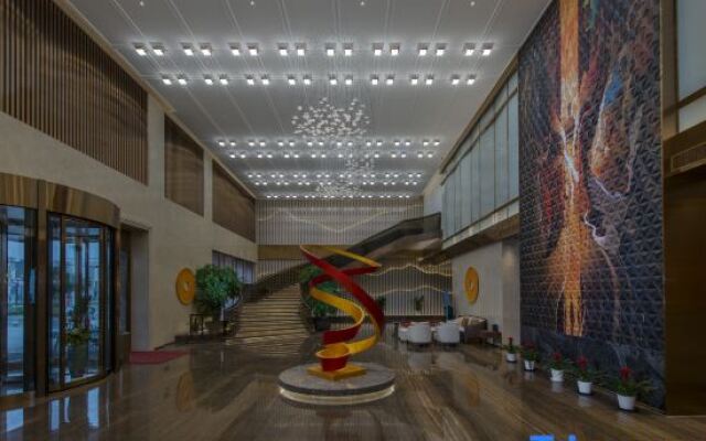 Maison New Century Hotel