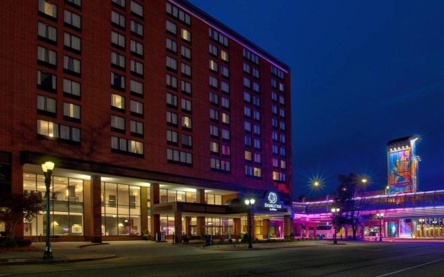 DoubleTree by Hilton Lansing