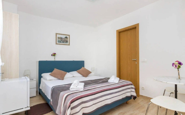 Peruzovic Rooms 2